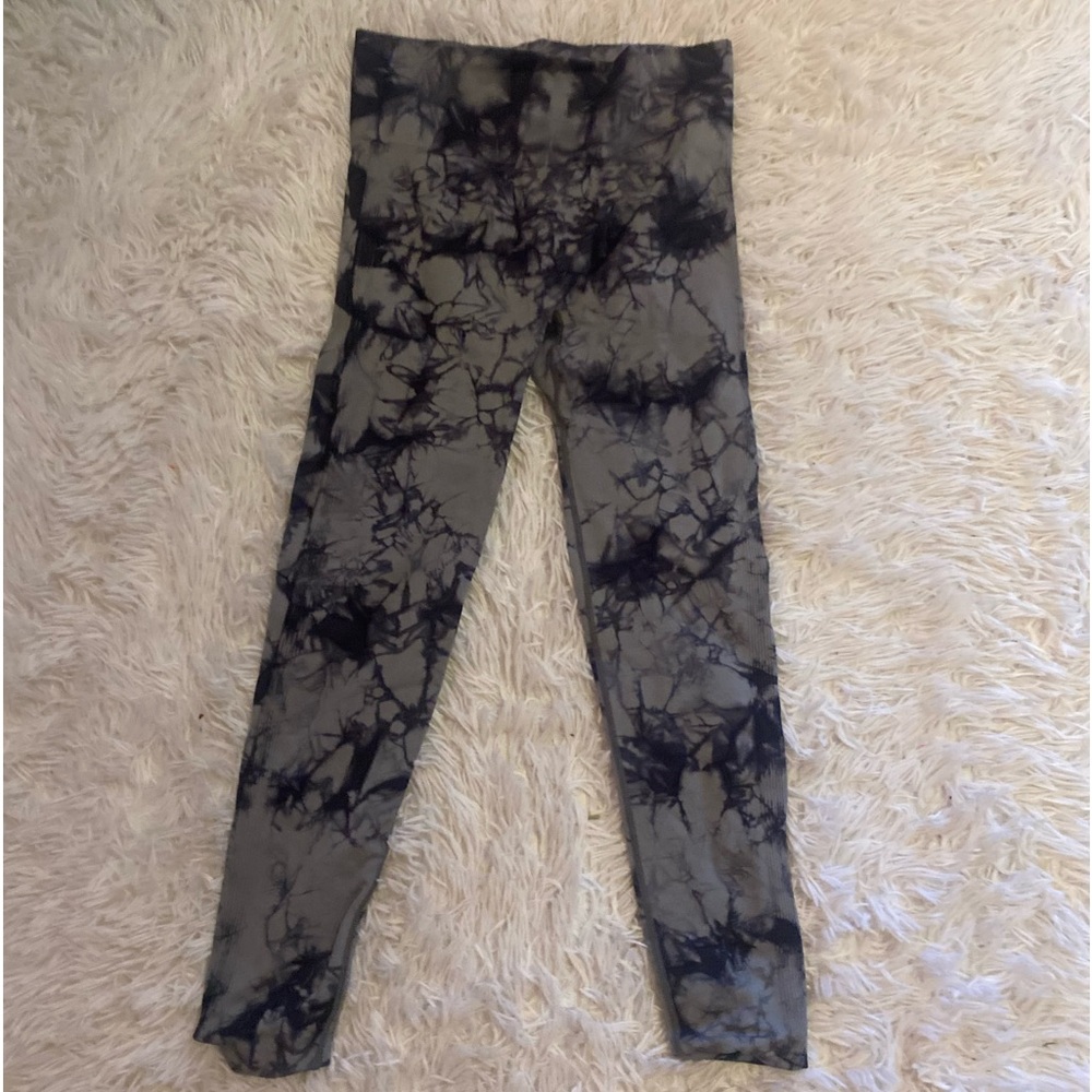 Shein black and gray scrunched butt leggings size medium